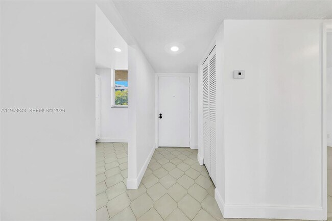 Foto del edificio - 3801 Environ Blvd