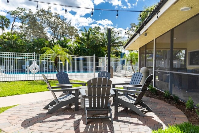 Building Photo - Palm Court at Wellington Apartments