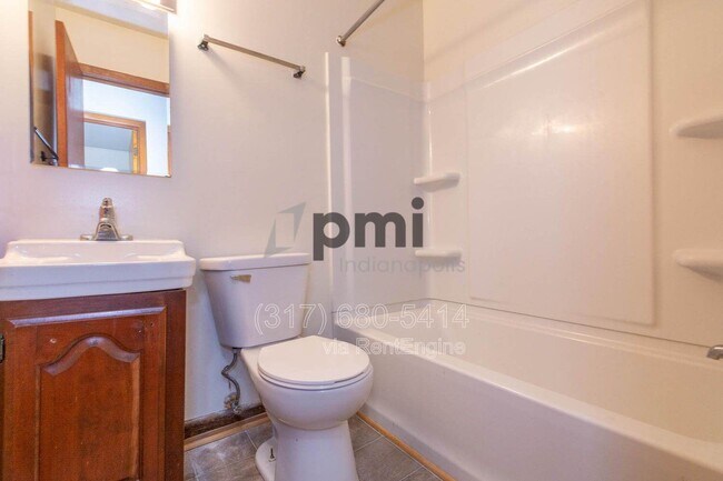 Foto del edificio - 116 E 19th St