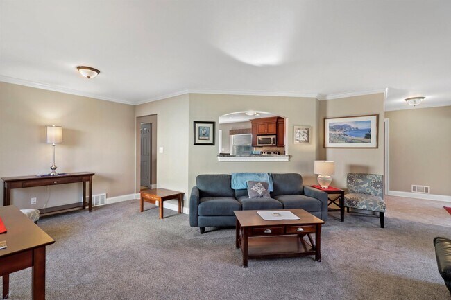 Building Photo - 7422 W Crawford Ave