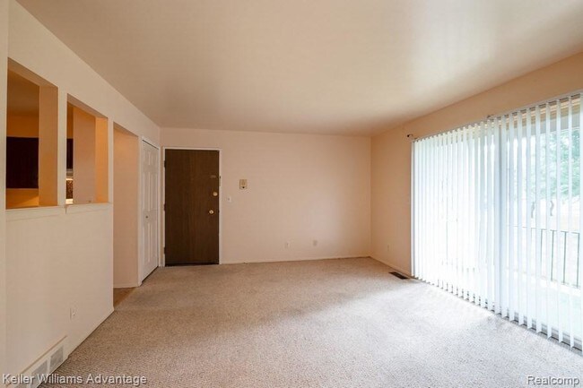 Building Photo - 25304 Shiawassee Cir