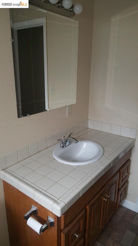 Building Photo - 9226 Bancroft Ave