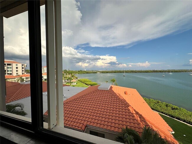 Foto del edificio - 6295 Bahia Del Mar Cir