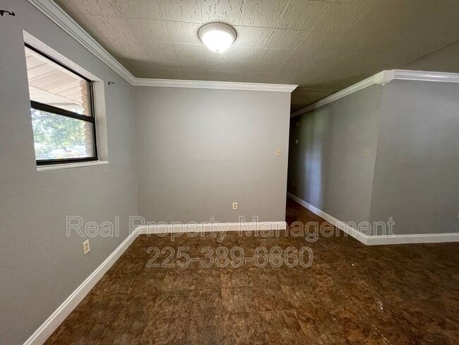 Building Photo - 2351 Sweetleaf St
