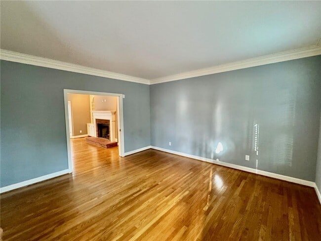 Foto del edificio - 5450 Heathridge Terrace