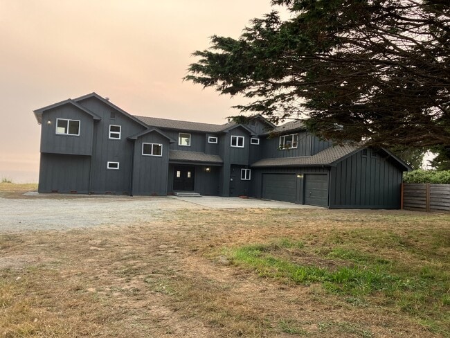 Building Photo - 3480 Letz Ave