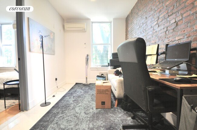 Foto del edificio - 119 Albany Ave