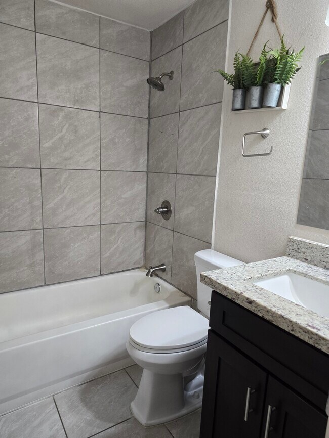 Foto del edificio - 4329 W Daisy St