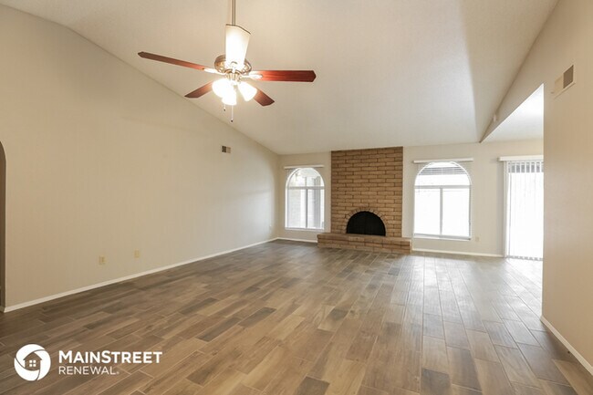 Building Photo - 3912 W Pershing Ave