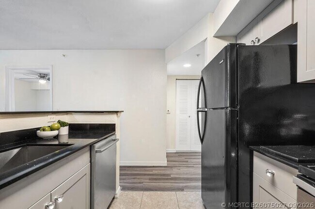 Building Photo - 6768 Heritage Grande