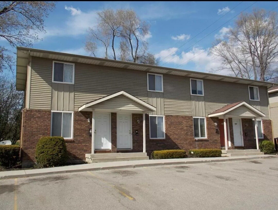 Foto principal - 802 Plymouth Avenue Northeast