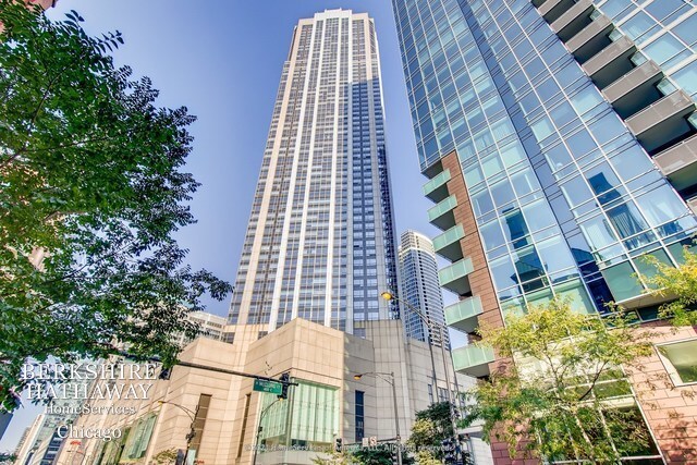 Foto principal - 512 N MCCLURG Court