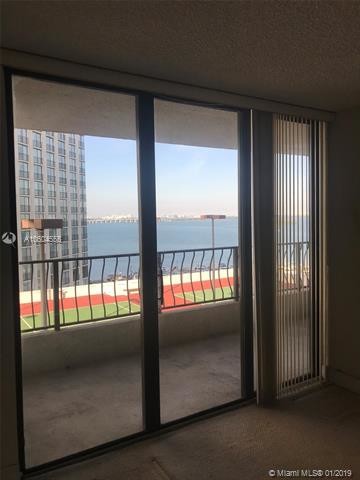 Foto del edificio - 555 NE 15th St