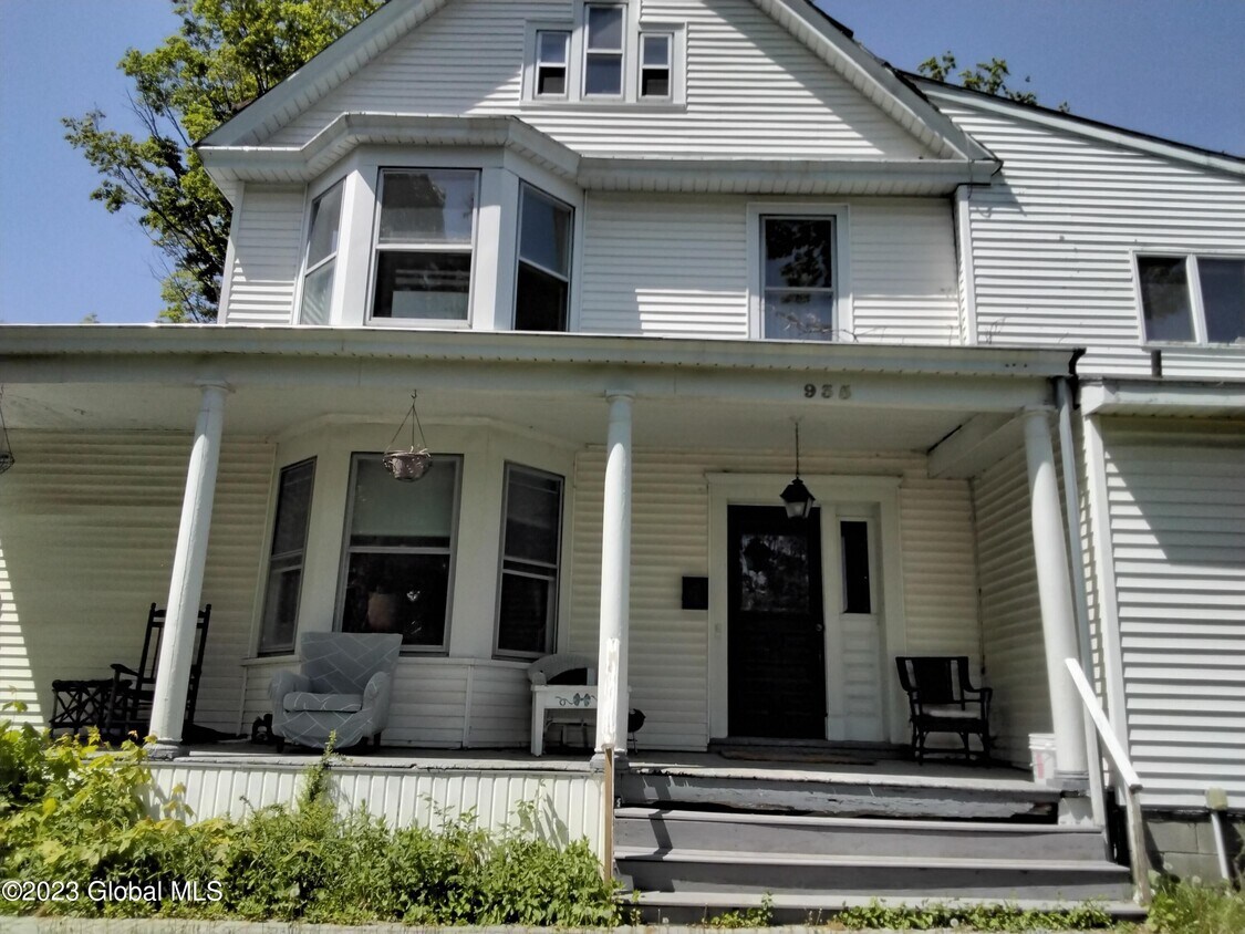 935 Hoosick Rd Unit 1, Troy, NY 12180 Room for Rent in Troy, NY