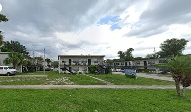 Building Photo - 5261 Alhambra Dr