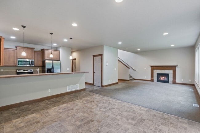 Building Photo - Whitworth Duplex