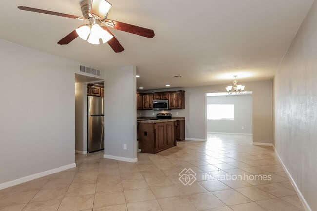Building Photo - 3515 E Friess Dr