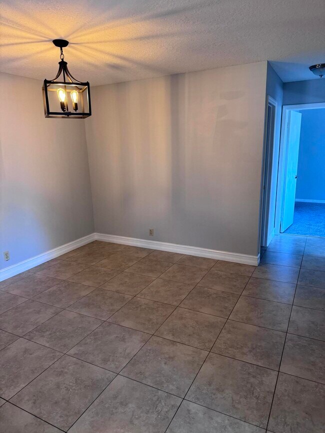 Foto del edificio - 1251 NW 13th St
