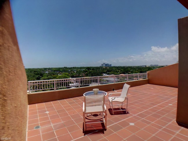 Foto del edificio - 1650 Coral Way