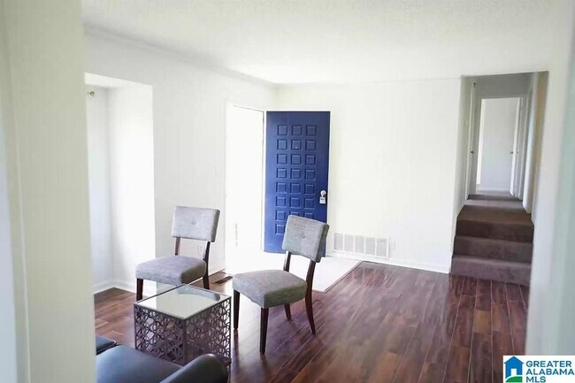 Foto del edificio - 5010 Darlene Dr