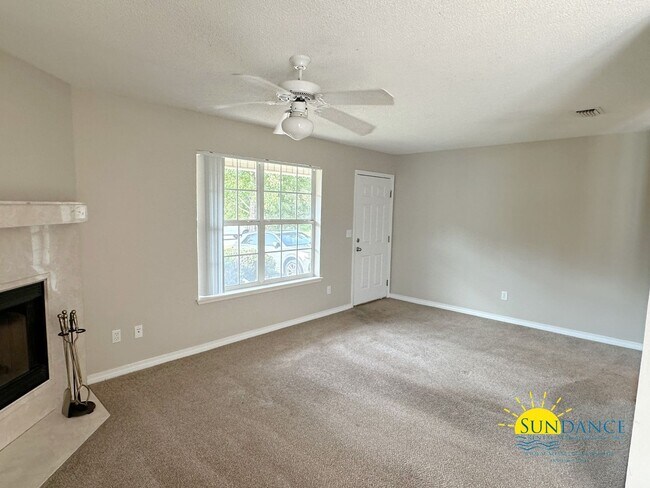 Foto del edificio - Nice 2 Bedroom Duplex in Navarre
