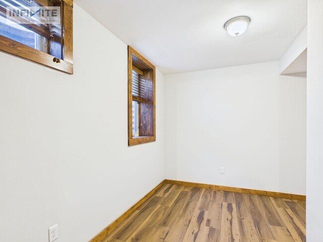 Foto del edificio - Four Bedroom on South Grand!