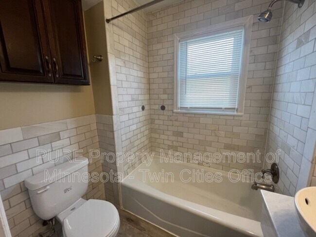 Foto del edificio - 956 Cleveland Ave S