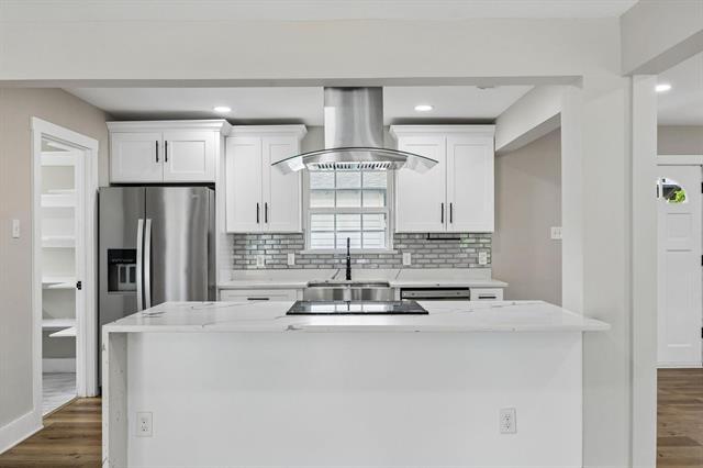 Foto del edificio - 8635 Strathmore Dr