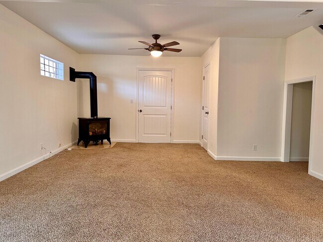 Building Photo - 14594 Mill Creek Ln