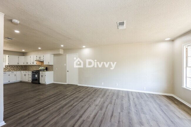 Building Photo - 2507 Tillie Dr, San Antonio, TX 78222