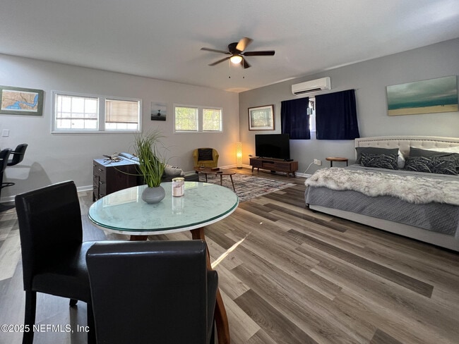 Building Photo - 3568 Riverside Ave