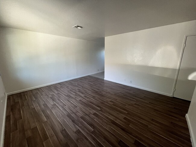 Building Photo - SAC T 2856