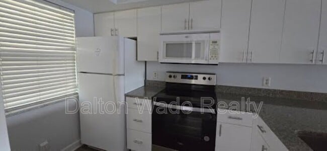 Foto del edificio - 2045 Sunset Grove Ln