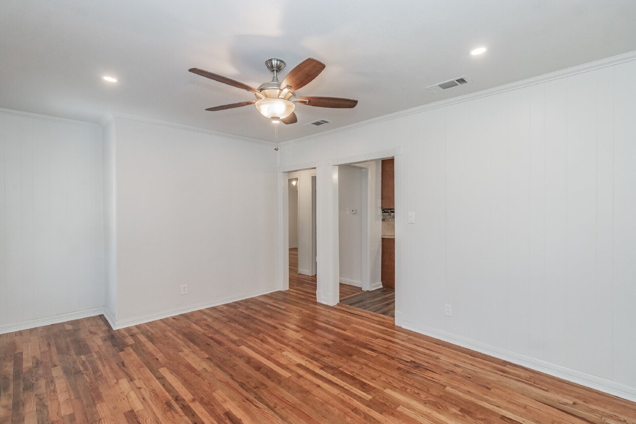 Beautiful home in a great location - Beautiful home in a great location