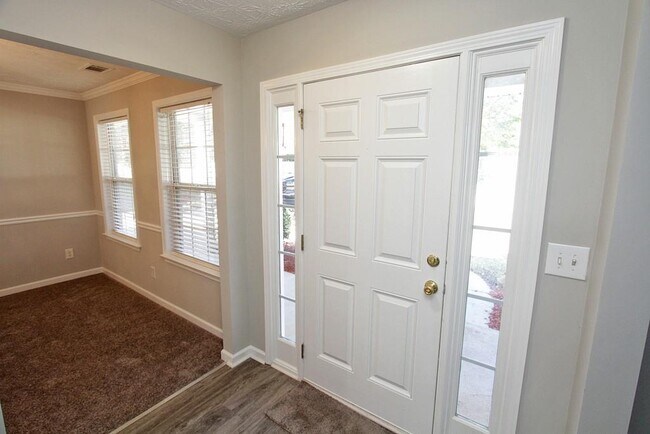 Building Photo - 3508 Hill Pond Dr NE
