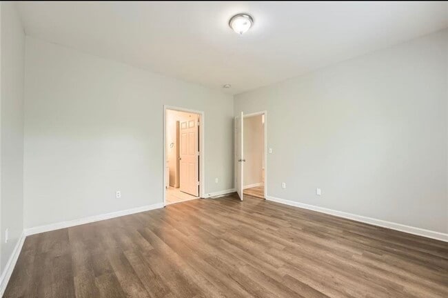 Building Photo - 558 Elbridge Dr NW
