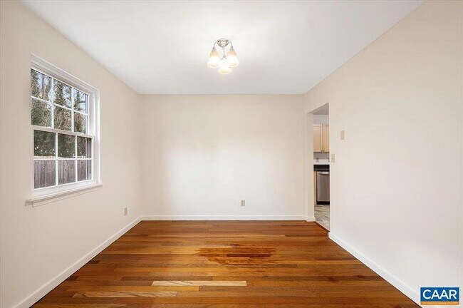 Foto del edificio - 803 Orangedale Ave