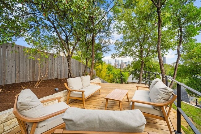 Building Photo - 811 Rutherford Pl