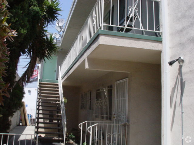 Building Photo - 1211 S Crescent Heights Blvd
