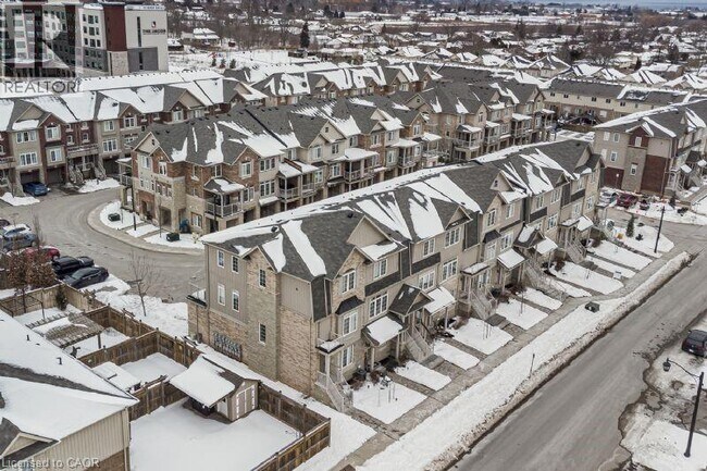 Photo du bâtiment - 5038 Serena Dr