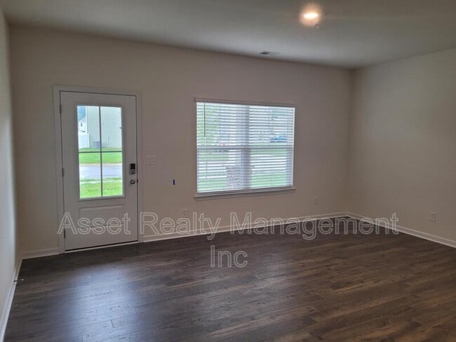 Building Photo - 4714 Willow Bluff Cir