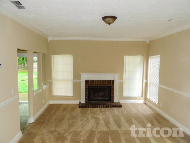 Foto del edificio - 6387 Laurel Post Dr