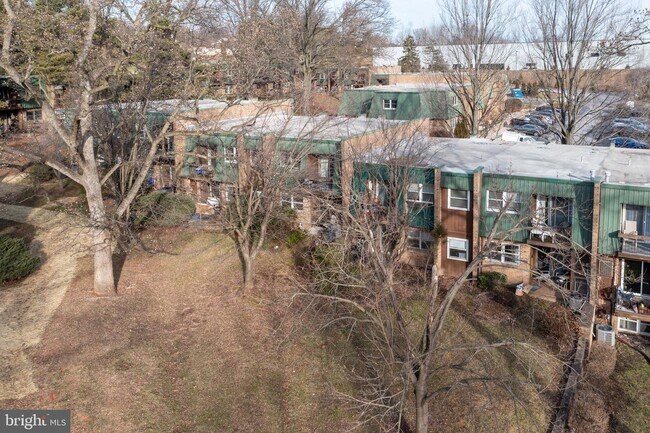 Building Photo - 209 Meadowview Ln