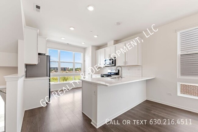 Building Photo - 2239 Parkside Dr