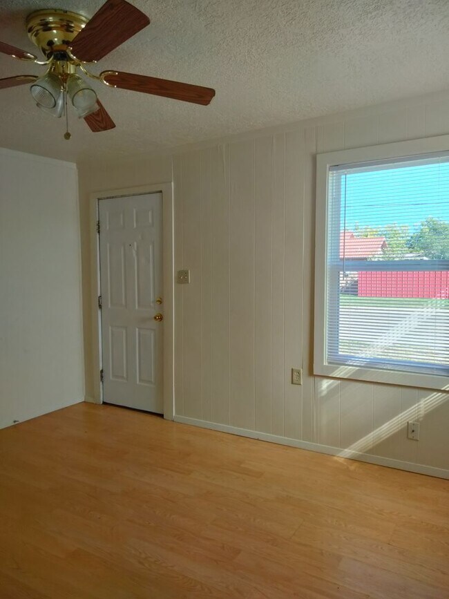 Foto del edificio - Cozy One Bedroom, One Bath House in Peaceful Location for $600!