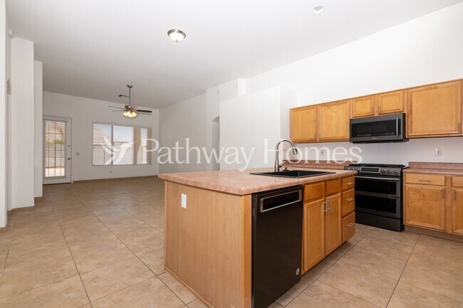 Building Photo - 520 W Musket Pl