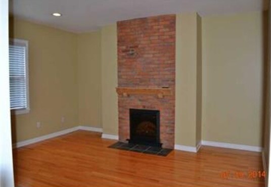 Living (this is furnished now) - 3127 Josephine St