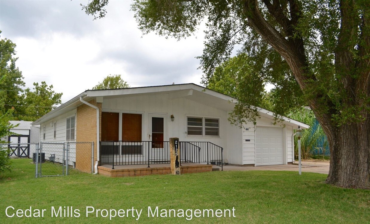 Primary Photo - 3 br, 2 bath House - 2125 W. 25th St. N.
