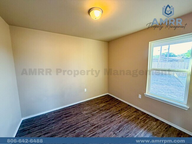 Foto del edificio - 3423 E 3rd Pl