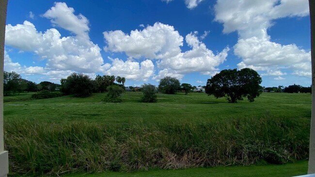 Building Photo - 2060 Greenview Shores Blvd